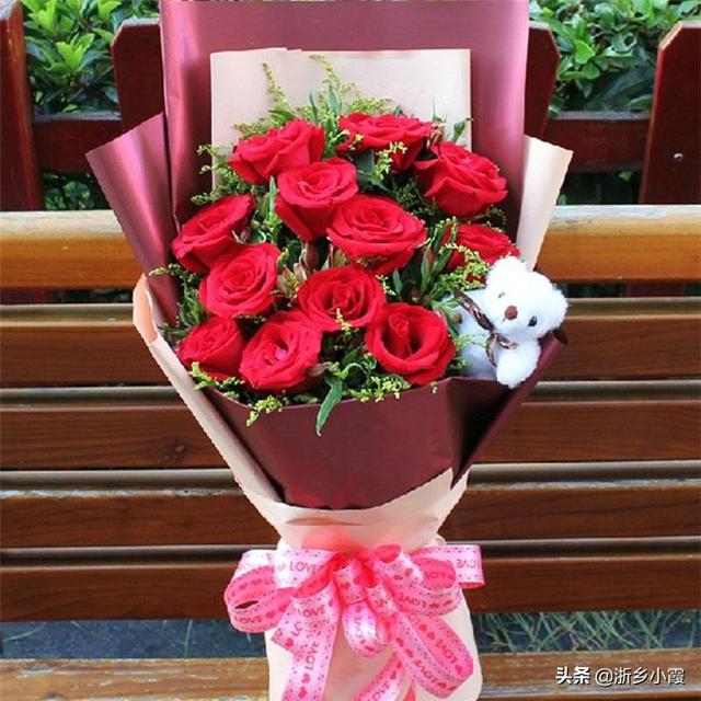 玫瑰花束怎么养久一点（玫瑰花束怎么养久一点图片）